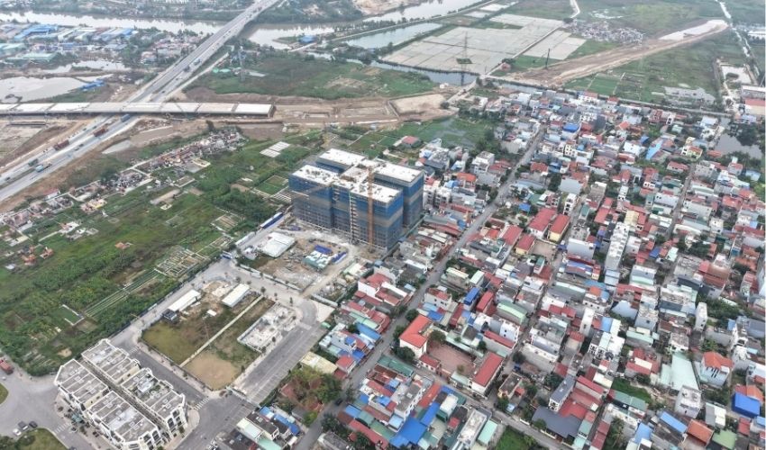 Tuyến đường vành đai 2 đang thi công nằm tiếp giáp với dự án The Zenith Hải Phòng